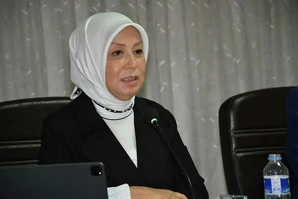 ak-partili-oznur-calik-hdpli-pervin-buldan-gecen-hafta-tanimadigim-bir-numaradan-beni-aradi-1614020364653.jpeg AK Partili Öznur Çalık: HDP’li Pervin Buldan geçen hafta tanımadığım bir numaradan beni aradı-2