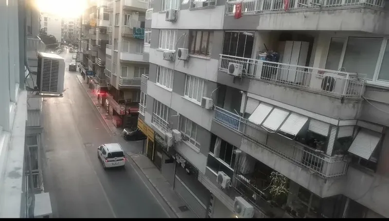 izmirde-51-buyuklugunde-deprem-cevre-illerden-hissedildi-1706334233746.jpeg İzmir'de peş peşe deprem! Önce 5,1 daha sonra 3.8! Çevre illerden hissedildi! Uzman isimler değerlendirdi: Karaya oldukça yakın-6