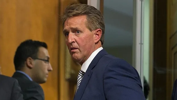 son-dakika-absd-baskani-joe-bidenin-ankara-buyukeciligine-aday-gosterdigi-jeff-flakee-senatodan-onay-1635281477106.jpg SON DAKİKA: ABD Başkanı Joe Biden'ın Ankara Büyükeçiliği'ne aday gösterdiği Jeff Flake'e Senato'dan onay-4