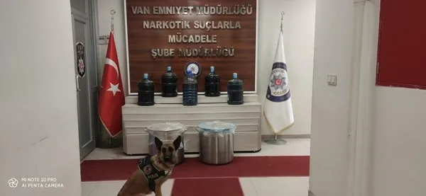 vanda-uyusturucu-operasyonu-cekiciden-311-kilo-likit-eroin-cikti-1600241652895.jpeg