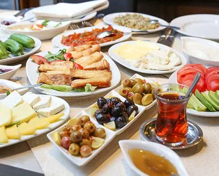 Mehmet Özün kahvaltı açıklamasına Ender Saraçtan yanıt: Kahvaltı en önemli öğündür, vazgeçmeyelim