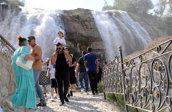 dunyanin-en-yuksek-ucuncu-selalesi-tortum-selalesi-kurban-bayraminda-doldu-tasti-1627024097290.jpg Dünyanın en yüksek üçüncü şelalesi Tortum Şelalesi Kurban Bayramı'nda doldu taştı-2