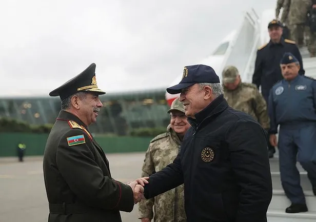 milli-savunma-bakani-hulusi-akar-azeri-mevkidasi-zakir-hasanov-ile-bir-araya-geldi-1670257336766.jpeg Milli Savunma Bakanı Hulusi Akar, Azeri mevkidaşı Zakir Hasanov ile bir araya geldi-4