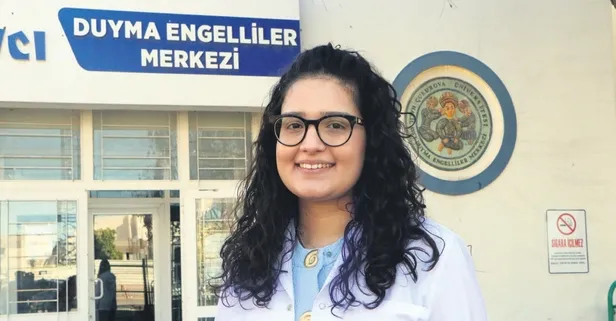 Yanlış ilaçla işitme kaybı yaşayan Selen doktor olup tedavi gördüğü hastaneye atandı