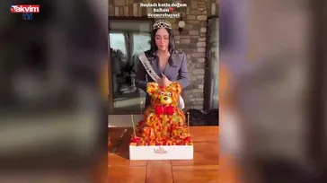 Cemre Baysel yeni yaşını aşkla kutladı