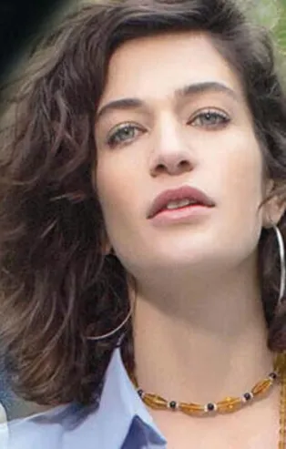 Berrak Tüzünataç, Burcu Esmersoy'un şaşırtan hamlesinin ardından ateş püskürdü!