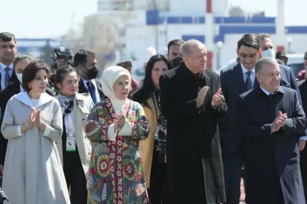 Başkan Erdoğan Özbekistan’da kadim Türk İslam şehirlerinden Hive'yi ziyaret etti