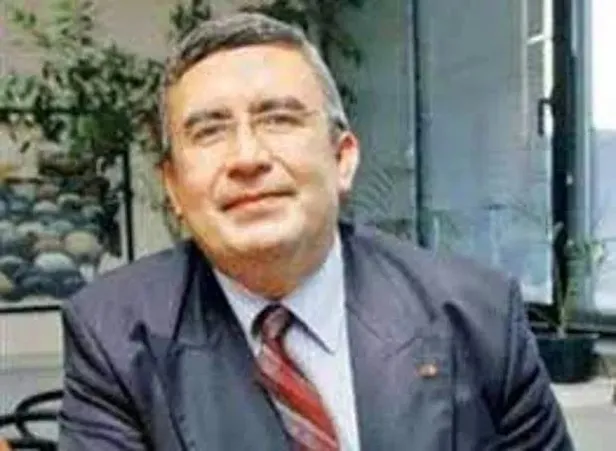 hablemitoglu-cinayetinin-sir-perdesi-aralaniyor-suikast-silahi-siyah-posetin-icinde-mogan-golune-atilmis-1643330912119.jpeg Necip Hablemitoğlu cinayetinde sır perdesi aralanıyor! Suikast silahı nerede? Kilit isim Nuri Gökhan Bozkır tek tek itiraf etti-14