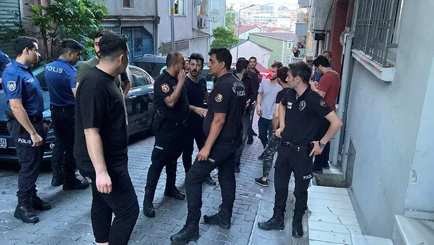 İstanbul Kağıthane'de ev sahibi ile kiracının kavgasında kan aktı! Ölen adamın yakınları sokakta feryat etti-6