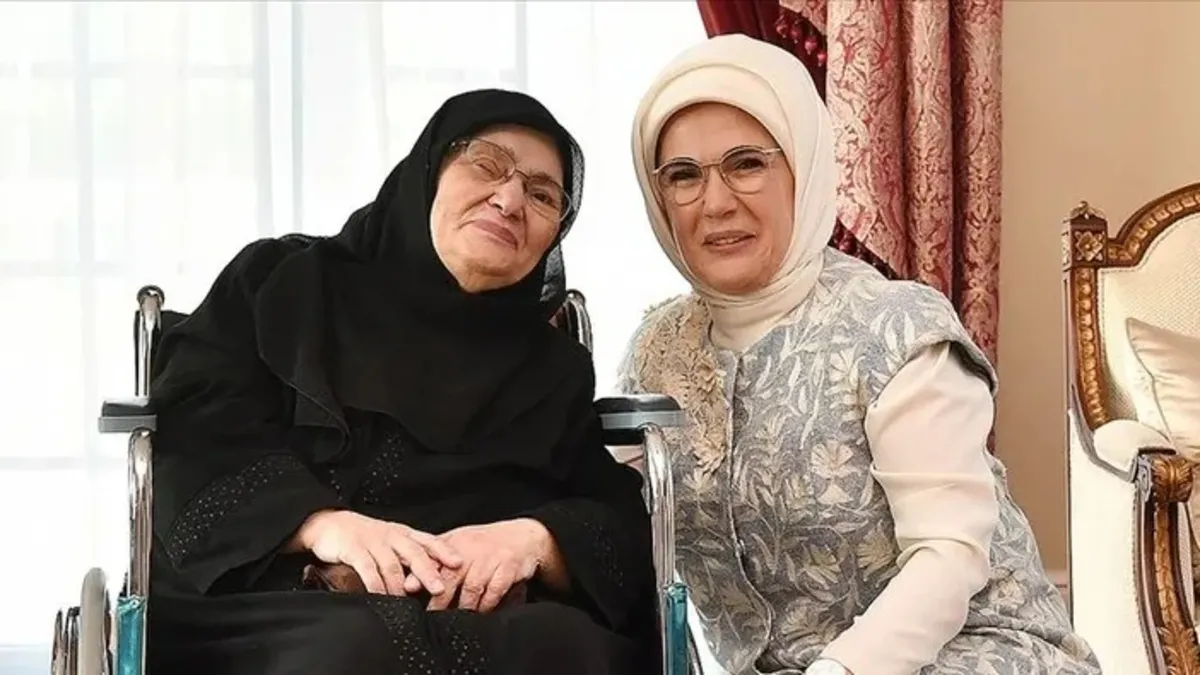 Emine Erdoğan'dan Şule Yüksel Şenler mesajı: Sözünü cesaretle söyleyen, kalemine inancıyla yön veren bir...