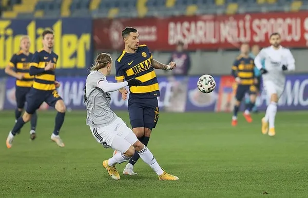 besiktas-deplasmanda-ankaragucunu-maglup-etti-ms-ankaragucu-0-1-besiktas-1608833237443.jpeg