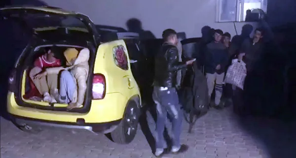 Ticari taksiden 12 kaçak çıktı-4