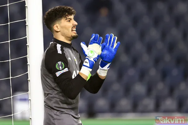 Fenerbahçe'nin Slavia Prag mağlubiyeti sonrası spor yazarları faturayı kesti: Sorumlusu Ali Koç! - 1