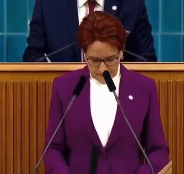 meral-aksener-promter-bozulunca-sekilde-sekle-girdi-1651052396399.jpeg Meral Akşener prompter bozulunca şekilden şekle girdi!-3