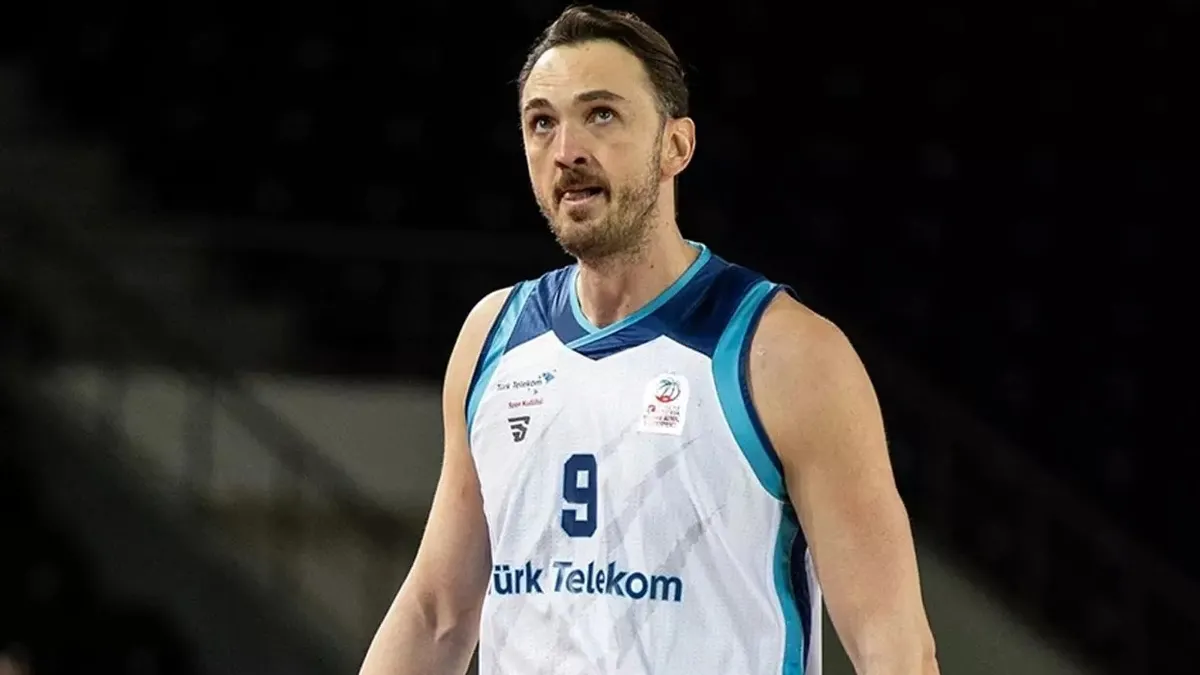 Semih Erden basketbolu bıraktı