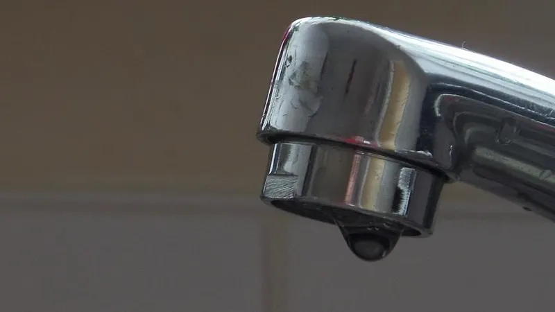 bayrakli-konak-gaziemir-o-tarihten-itibaren-izmirde-su-kesintisi-basliyor-iste-mahalle-mahalle-kesinti-takvimi-1754407342783.jpeg İzmir'de 11 ilçede planlı ve dönüşümlü su kesintisi uygulanacak