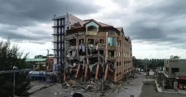 Filipinler’in doğusundaki Mindanao bölgesi yakınlarında 7,6 büyüklüğünde deprem meydana geldi