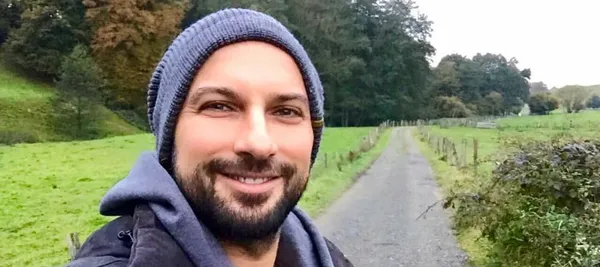 Konsolosluk çalışanları Tarkan'ı görünce...-1