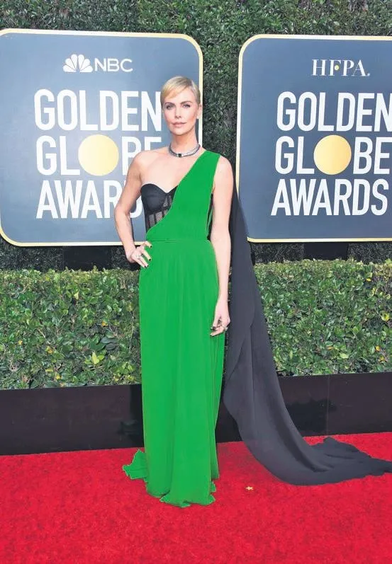 sinema-dunyasi-los-angelestaki-altin-kure-odullerine-akin-etti-1578351891705.jpeg Sinema dünyası Los Angeles’taki Altın Küre Ödülleri'ne akın etti-7