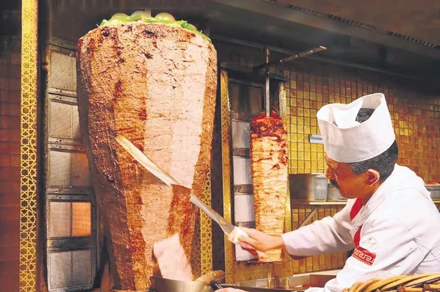 Almanya'da fiyatlar aldı başını gidiyor! Ekmek arası döner 6 Euro'ya yükselince Bild manşete taşıdı