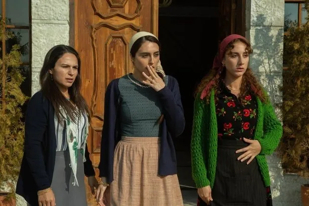 hain-emelleri-ayyuka-cikti-bir-zamanlar-cukurova-84-bolum-fragmani-adeta-virana-dondurecek-1613144934505.jpg Hain emelleri ayyuka çıktı! Bir Zamanlar Çukurova 84. bölüm fragmanı: Adeta viraneye döndürecek!-2