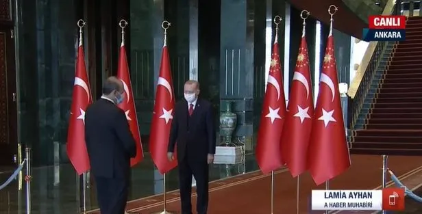 baskan-erdogan-29-ekim-cumhuriyet-bayrami-nedeniyle-kulliyede-tebrikleri-kabul-etti-1603964713497.jpeg