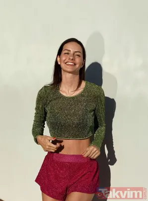 Kuruluş Osman'ın Burçin Hatun'u Aslıhan Karalar saten mini elbisesiyle yaktı geçti! 21 yaşındaki Aslıhan... - 16