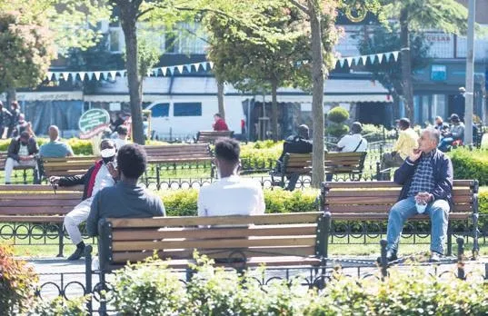Türkiye 17 günlük tam kapanmaya geçti: Milyonlar tatil bölgelerine akın etti, 22 milyon insan ise işe gitmekte zorlandı-4