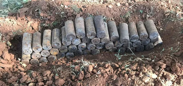 pkkli-teroristlerin-49-bombasi-topraga-gomulu-halde-bulundu-1630672687641.jpg PKK'lı teröristlerin 49 bombası toprağa gömülü halde bulundu-1