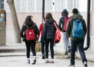 15 Şubatta okullar açılacak mı? Okullar ne zaman açılacak? İlkokul ortaokul liselerde yüz yüze eğitim...