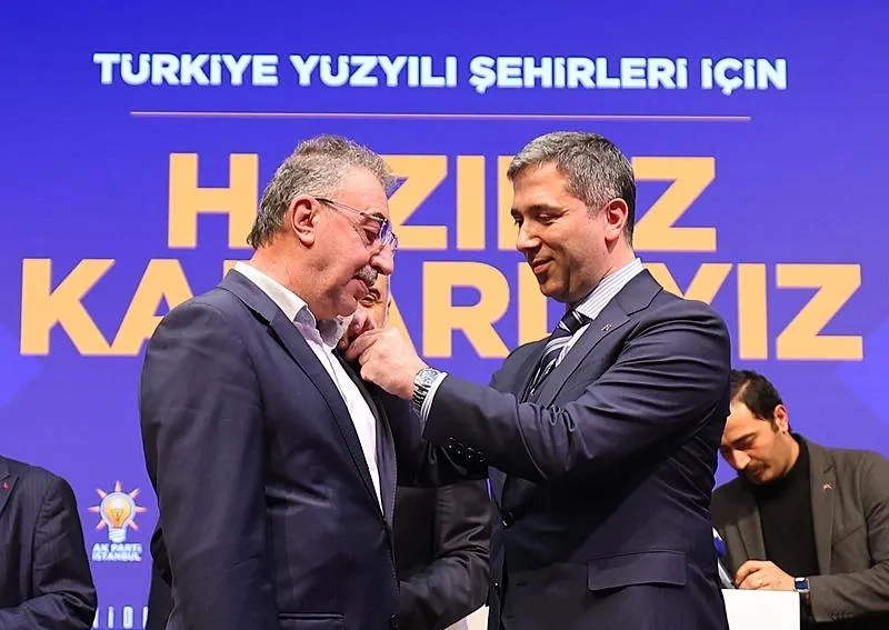İstanbul'da CHP'den istifa eden 400 kişi AK Parti'ye katıldı-5