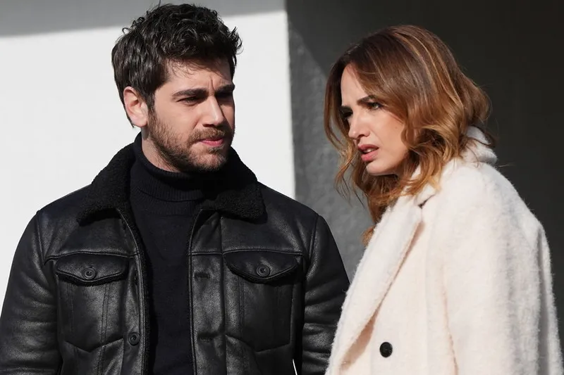 ruya-gibi-dizisinde-celil-nalcakan-vedasi-unlu-oyuncu-kadrodan-ayrildi-1770645415700.jpg Rüya Gibi dizisinde Celil Nalçakan vedası: Ünlü oyuncu kadrodan ayrıldı-3