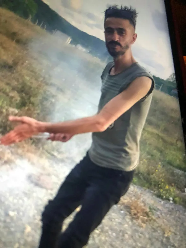 karisini-isyerinde-doverek-oldurdu-kizini-aradi-1637650646515.jpg Karısını işyerinde döverek öldürdü! Kızını aradı-4