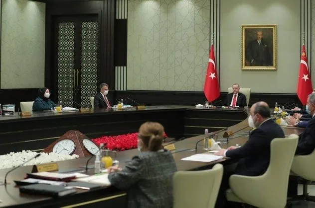 SON DAKİKA: Ramazan'da tam kapanma mı ek tedbir mi? Uzman isimden canlı yayında flaş açıklamalar: Mümkün değil