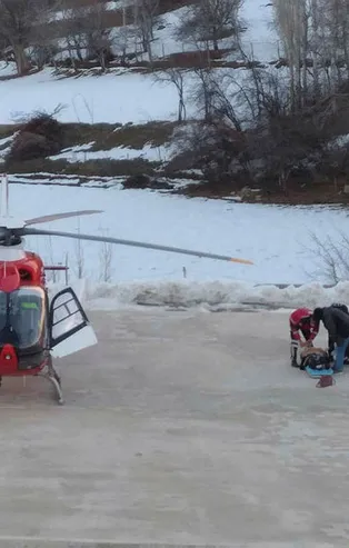 112 helikopteri 2 hastanın imdadına yetişti
