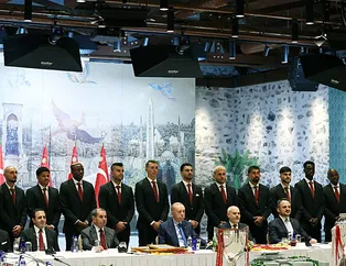 Şampiyon Dolmabahçede! Başkan Erdoğan Galatasarayı ağırladı | Yıldızlardan hediye... Osimhen, Barış Alper ve Muslera