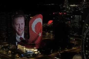 Al Jaber kulelerine Erdoğan’ın fotoğrafı ve Türk bayrağı yansılıtıldı