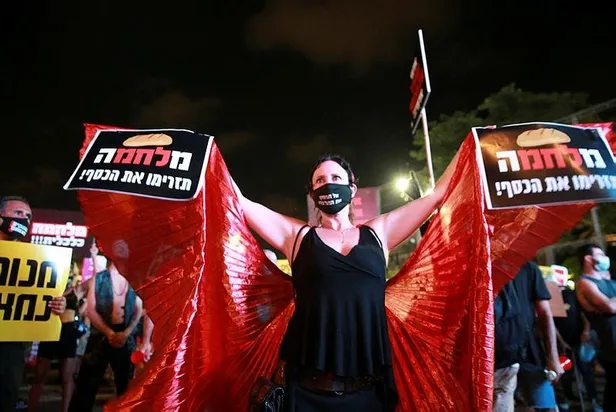 tel-avivde-netanyahu-karsiti-protesto-hukumetimiz-bizi-oldurecek-1594498339559.jpeg