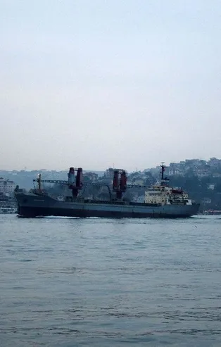 Son dakika: Rus askeri kargo gemisi Dvinitsa-50 İstanbul Boğazı'ndan geçti