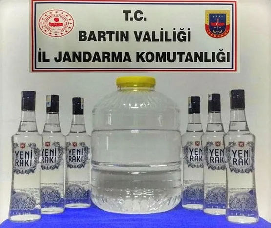 bartinda-jandarmadan-sahte-icki-operasyonu-1577899251353.jpeg Bartın'da jandarmadan sahte içki operasyonu-1