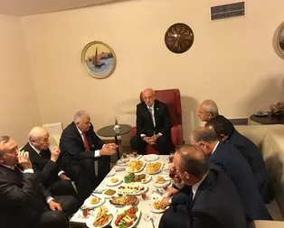 Liderler Meclis’te bir araya geldi