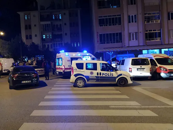 polis-memuru-komsusunu-5-kursunla-canina-kiyip-teslim-oldu-1603918817429.jpg Polis memuru, komşusunun 5 kurşunla canına kıyıp teslim oldu-2