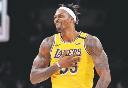 marek-hamsik-trabzonsporda-devam-etme-kararini-devre-arasi-verecek-spor-haberleri-1668044618709.jpeg Marek Hamsik Trabzonspor'da devam etme kararını devre arası verecek | Spor haberleri-11