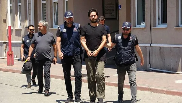 PKK’lılarla çekilmiş fotoğrafları ortaya çıkan HDP'li Hüda Kaya'nın oğlu Muhammed Cihad Cemre adliyeye sevk edildi!-2