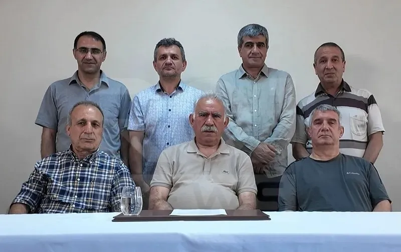 dem-parti-yeniden-yapilanma-surecine-giriyor-1786630676730.jpeg Takvim aylar önce duyurmuştu! İmralı istedi DEM Parti kongreye gidiyor: Hem yapılanma hem isim değişikliği-3