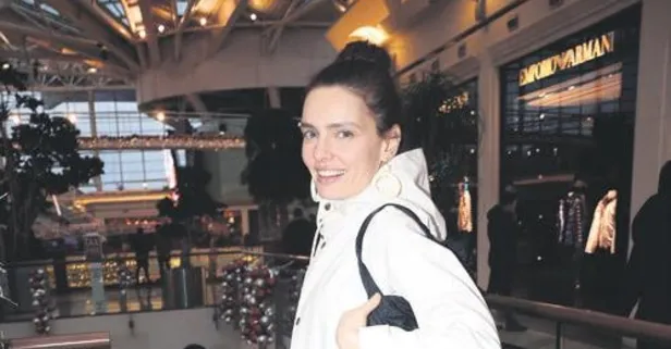 Mütevazı kız Nil Karaibrahimgil'e sevgi seli