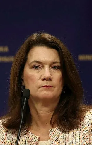 Terör destekçisi İsveç Dışişleri Bakanı Ann Linde ayağının tozuyla eli kanlı PKK’ya heyet yolladı