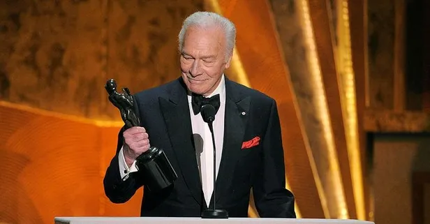 Akademi Ödülleri'nde En İyi Yardımcı Erkek Oyuncu Ödülü'nü kazanan aktör Christopher Plummer 91 yaşında hayatını kaybetti
