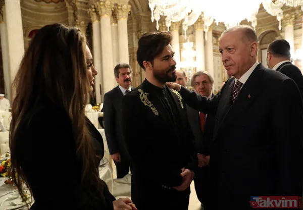 Hakan Ural Dolmabahçe Sarayı’nda gerçekleşen iftardan Başkan Recep Tayyip Erdoğan ile fotoğrafını paylaştı: "Sevmek ayıp mı yahu" - 49