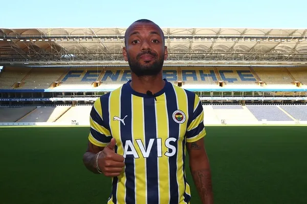 son-dakika-fenerbahce-joao-pedroyu-duyurdu-1658433476314.jpg